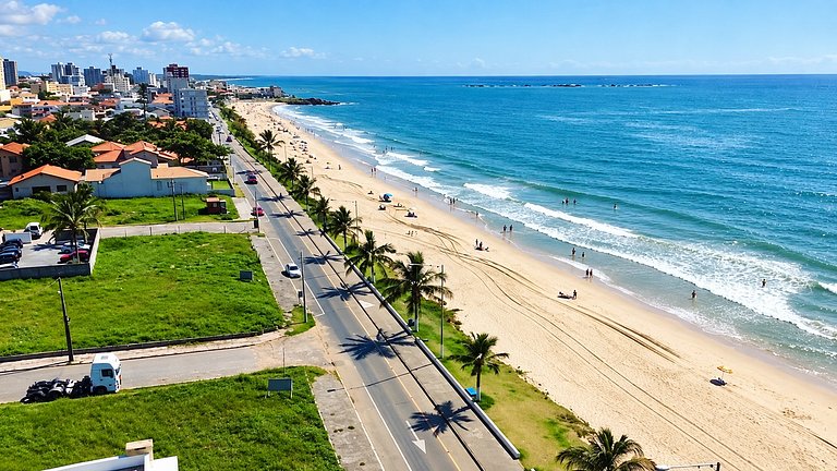Estúdio com vaga a 170 metros da praia