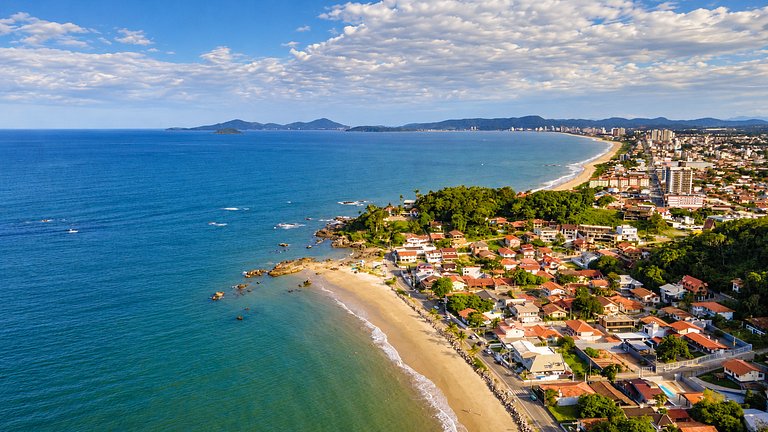 Beach Studios a 170 metros do mar com vaga